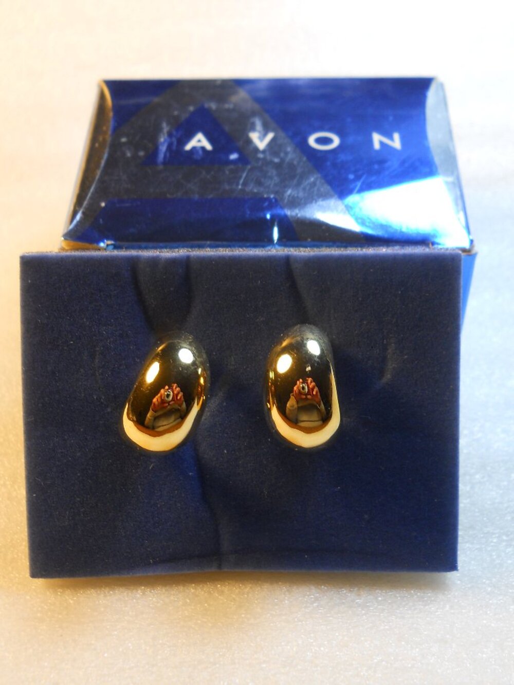 Avon - Nugget Hoop Earrings   630
